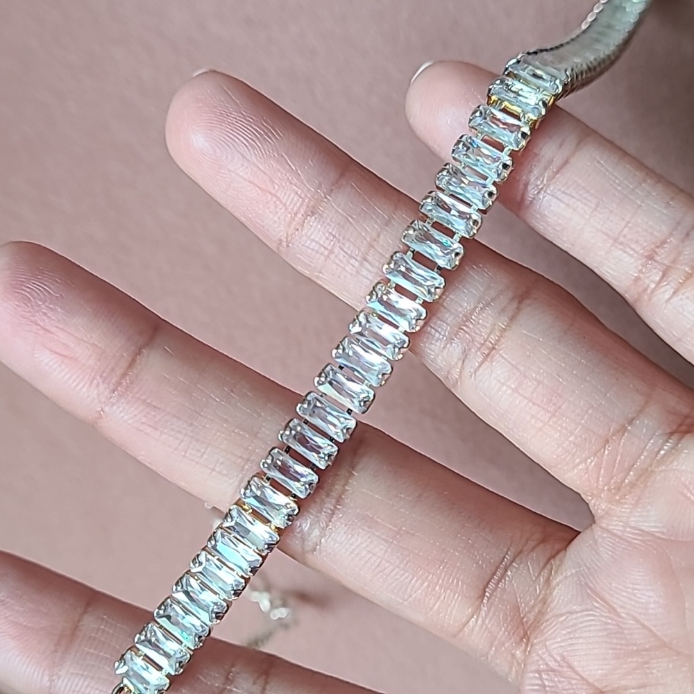 Lux Rhinestone choker - Picture 6 of 6